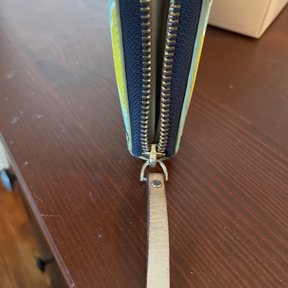 Beautiful Kate Spade Cabana Tile Lacey Accordion Wallet - Picture 5 of 7